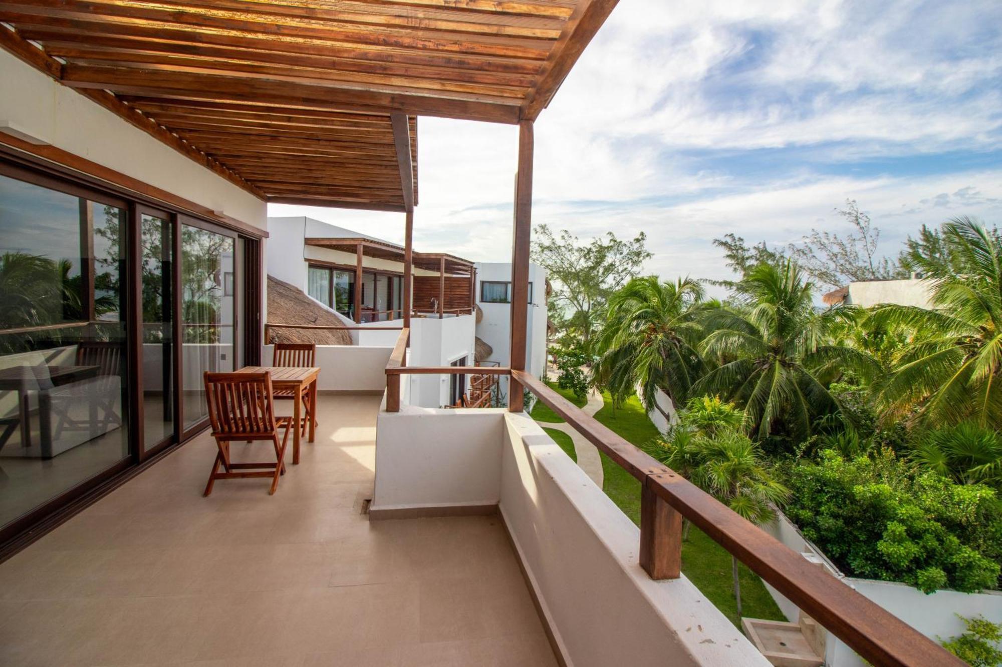 My Blue Hotel Holbox Exterior photo A balcony